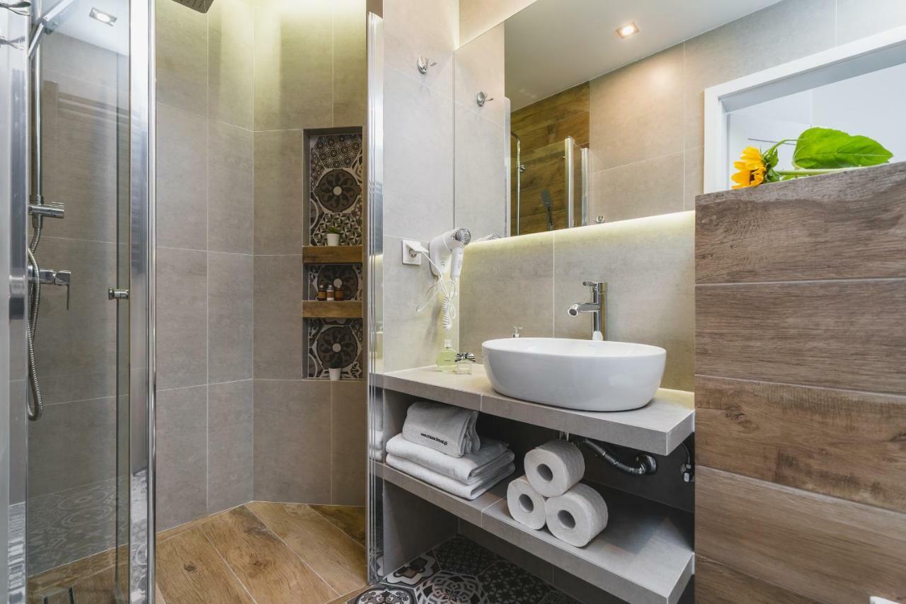 Liv Apartments Old Town Краків Екстер'єр фото