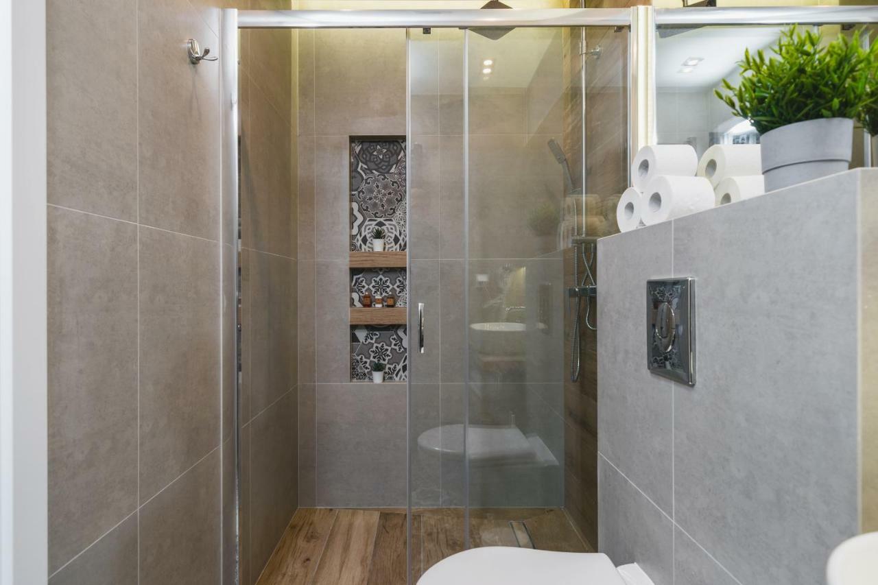 Liv Apartments Old Town Краків Екстер'єр фото