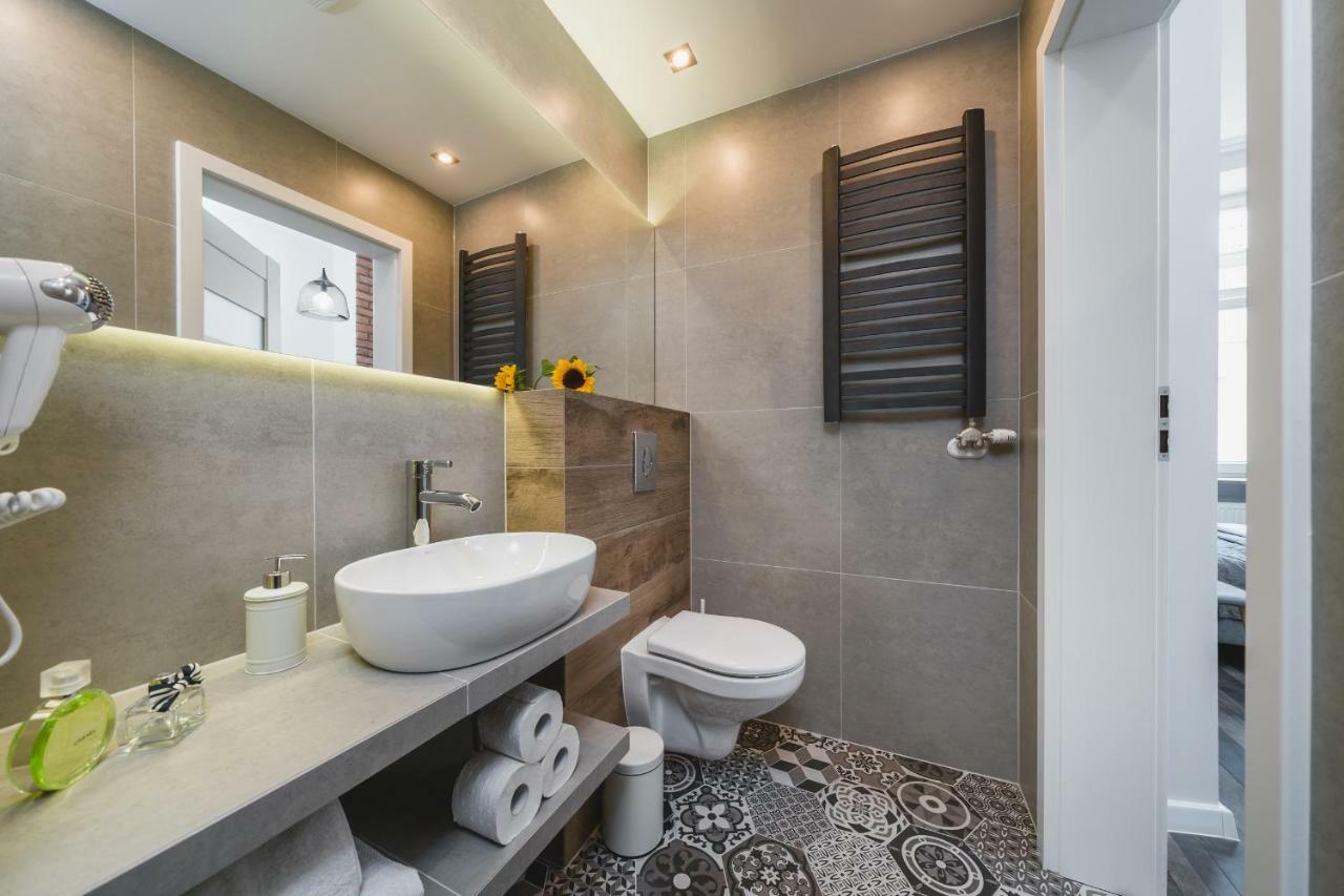 Liv Apartments Old Town Краків Екстер'єр фото
