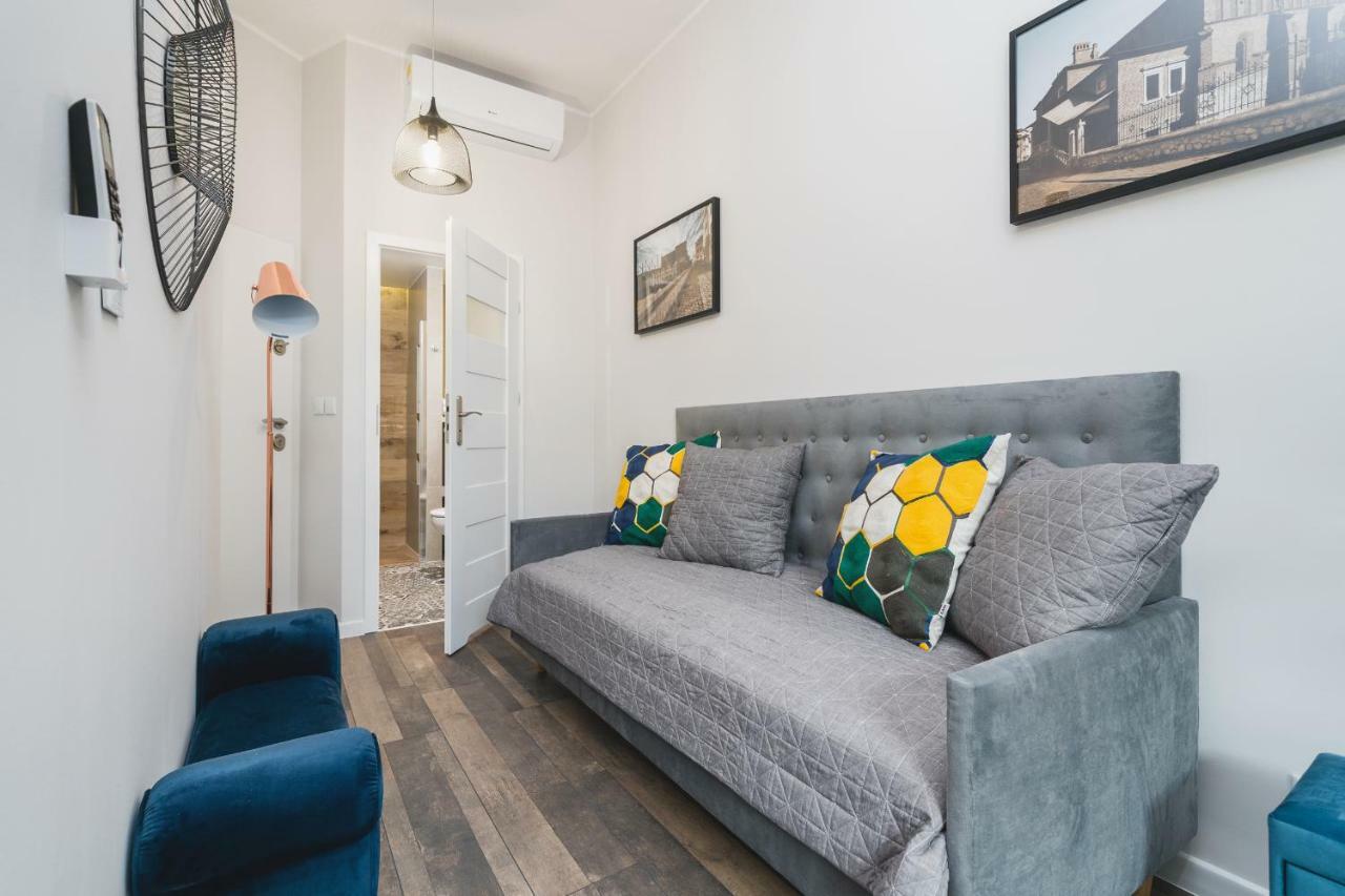 Liv Apartments Old Town Краків Екстер'єр фото